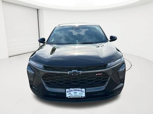 Used 2024 Chevrolet Trax RS FWD image 2