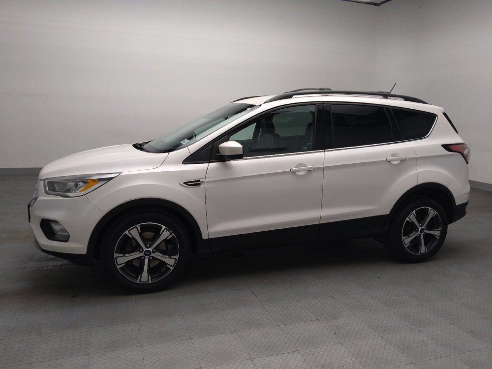 Used 2018 Ford Escape SEL w/ Ford Safe & Smart Package FWD image 2