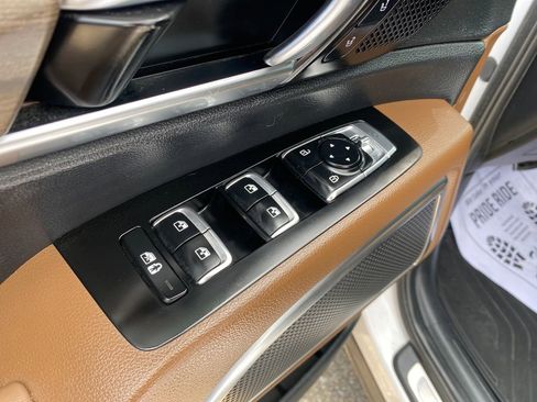 Used 2022 Kia Telluride SX w/ SX Prestige Package AWD/4WD image 13