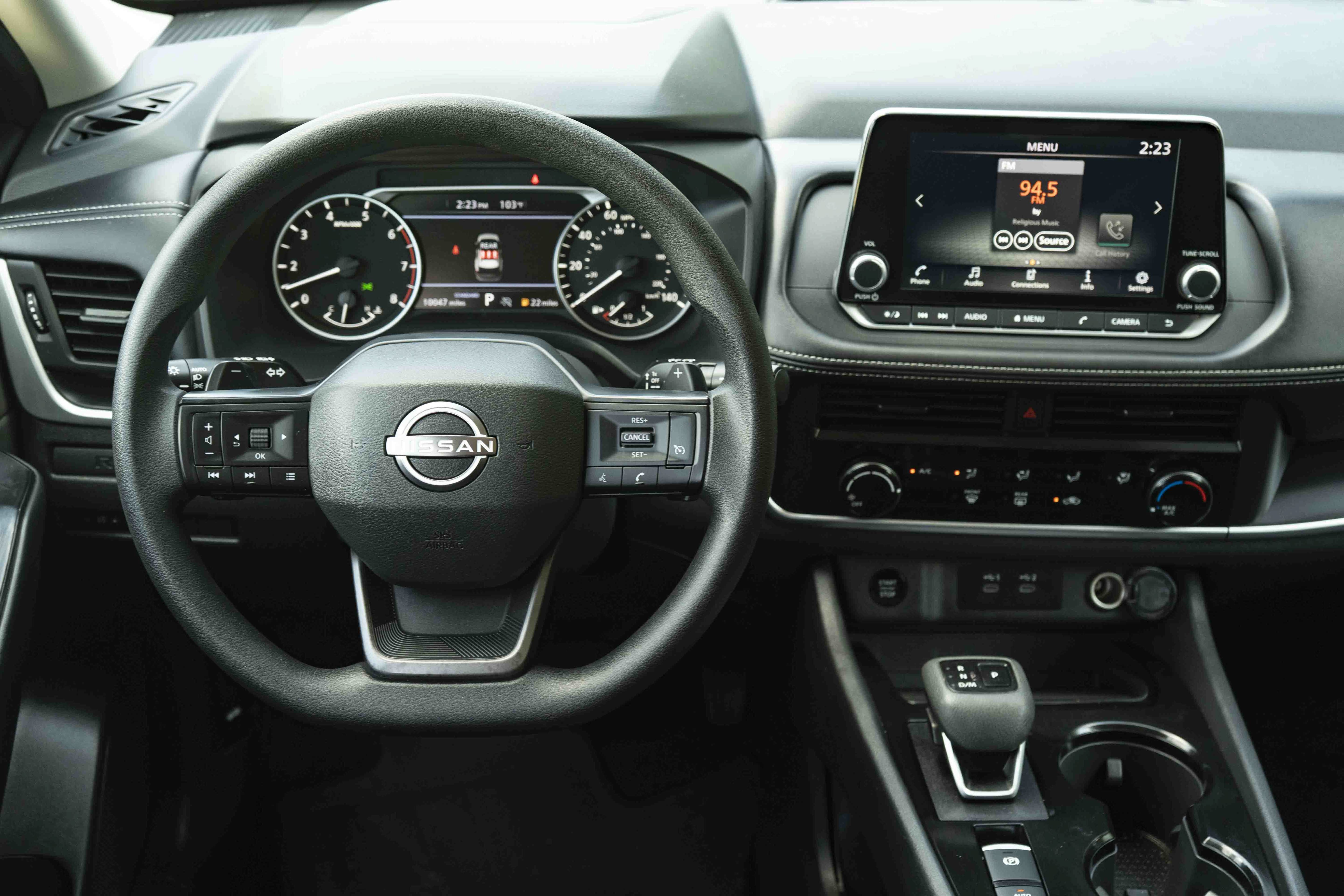 Used 2025 Nissan Rogue S FWD image 18