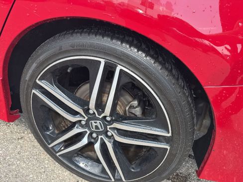 Used 2017 Honda Accord Sport image 10