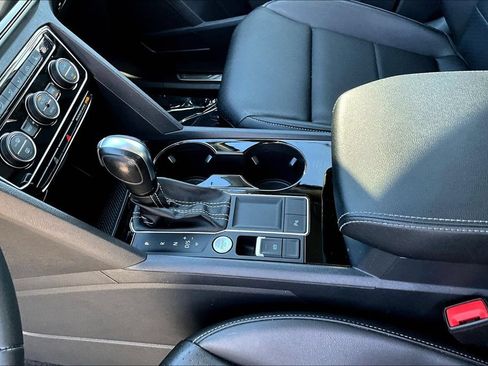 Used 2023 Volkswagen Atlas SE w/ Panoramic Sunroof Package FWD image 19