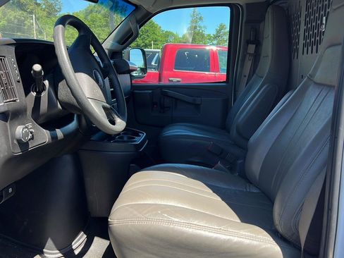 Used 2023 GMC Savana 2500 Extended RWD image 8