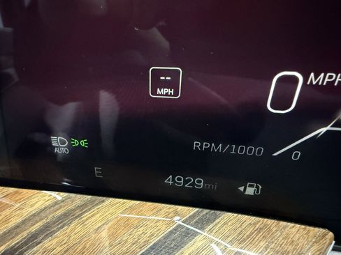 Used 2025 Cadillac Escalade ESV Sport Platinum image 23