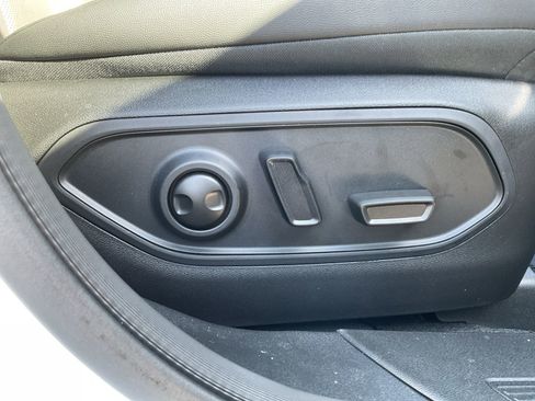 New 2026 Jeep Cherokee Limited image 32