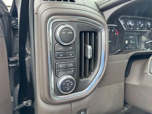 Used 2021 GMC Sierra 1500 SLT w/ SLT Premium Plus Package AWD/4WD image 17