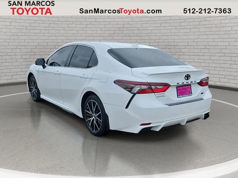 Used 2023 Toyota Camry SE FWD image 8