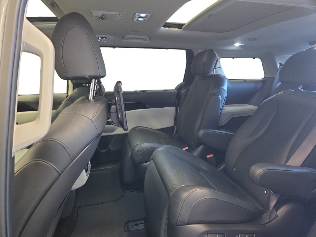 Used 2023 Kia Carnival SX Prestige FWD image 27