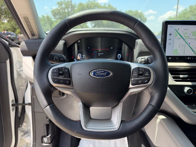 Used 2026 Ford Explorer Active w/ Active Comfort Package RWD image 10
