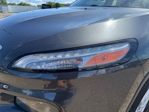 Used 2015 Jeep Cherokee Latitude FWD image 41