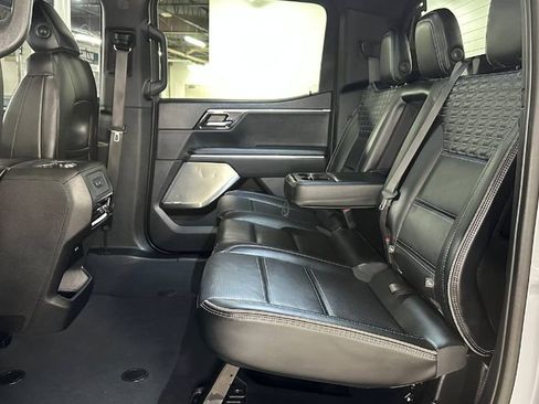 Used 2024 GMC Sierra EV Denali image 24