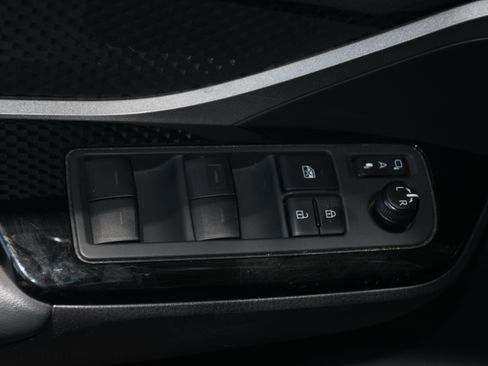 Used 2022 Toyota C-HR Nightshade FWD image 10