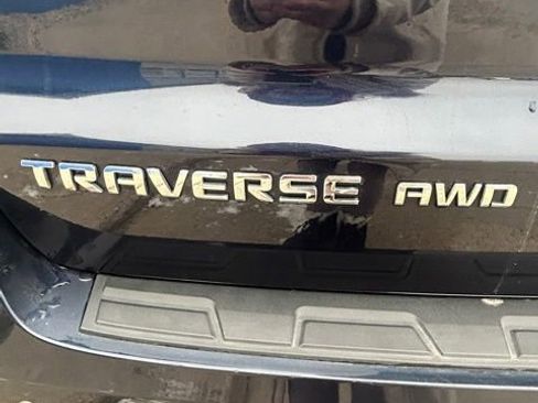Used 2017 Chevrolet Traverse LT image 31