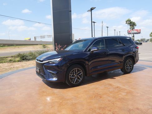 Used 2025 Lexus TX 350 AWD w/ Technology Package image 5