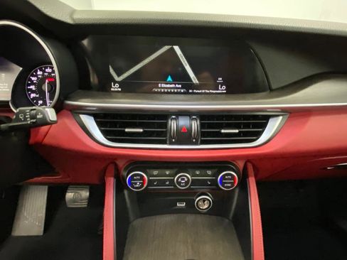 Used 2019 Alfa Romeo Stelvio Ti image 28