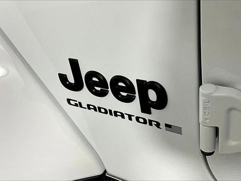 New 2025 Jeep Gladiator Sport image 10