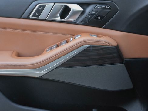 Certified 2023 BMW X7 xDrive40i w/ Premium Package image 26