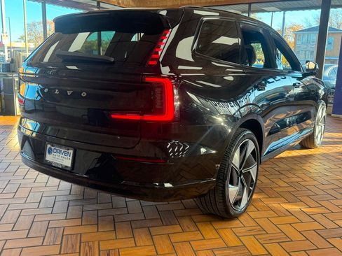 Used 2025 Volvo EX90 Plus image 8