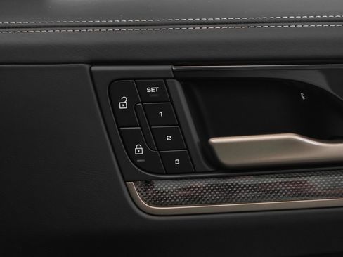 New 2025 Porsche Cayenne Turbo image 27