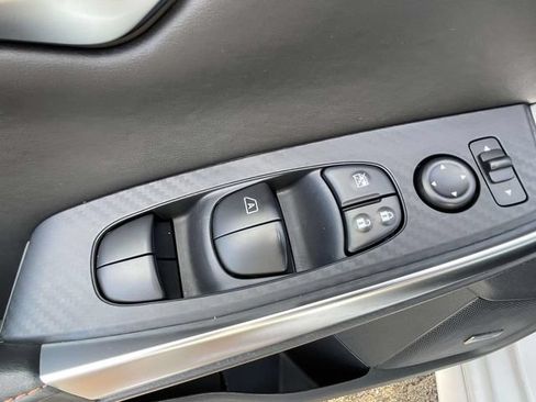 Used 2023 Nissan Sentra SR w/ SR Premium Package FWD image 14
