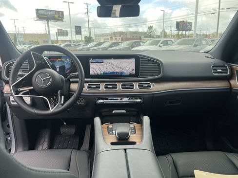 Used 2025 Mercedes-Benz GLE 350 4MATIC image 29