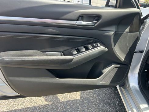 Used 2023 Nissan Altima 2.5 SL image 11