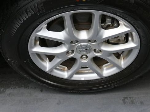Used 2023 Chrysler Pacifica Touring-L FWD image 34