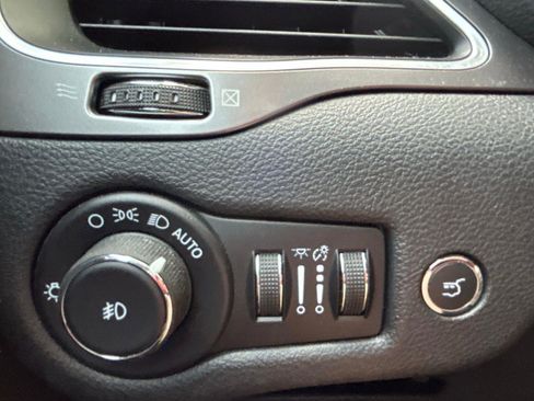 Certified 2021 Jeep Cherokee Latitude Lux w/ Comfort/Convenience Group FWD image 24