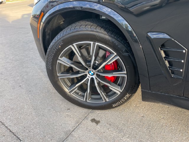 Used 2026 BMW X5 xDrive40i w/ M Sport Package AWD/4WD image 29