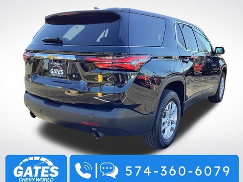 Used 2023 Chevrolet Traverse LS image 9