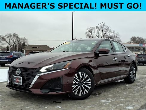 Used 2023 Nissan Altima 2.5 SV image 3