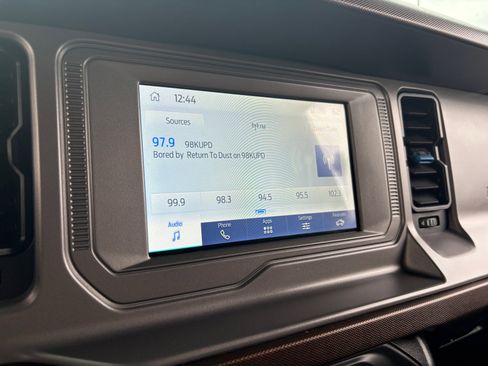 Used 2022 Ford Bronco Outer Banks image 12