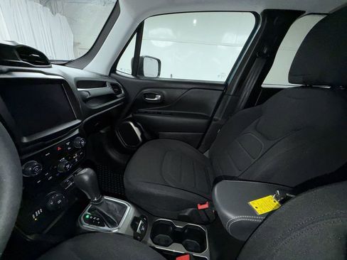 Used 2022 Jeep Renegade Latitude image 6