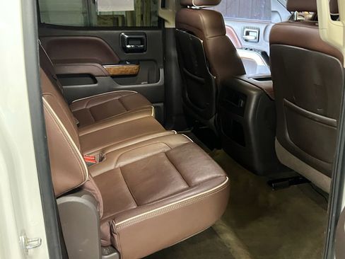 Used 2015 Chevrolet Silverado 1500 High Country image 17