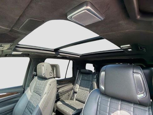 Certified 2023 Cadillac Escalade Sport Platinum w/ LPO, ONYX Package image 19