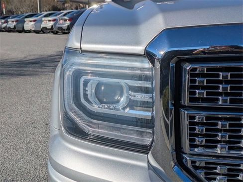 Used 2018 GMC Sierra 1500 Denali w/ Denali Ultimate Package image 11