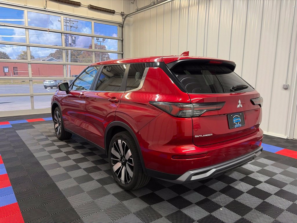 Used 2025 Mitsubishi Outlander SE AWD/4WD image 5
