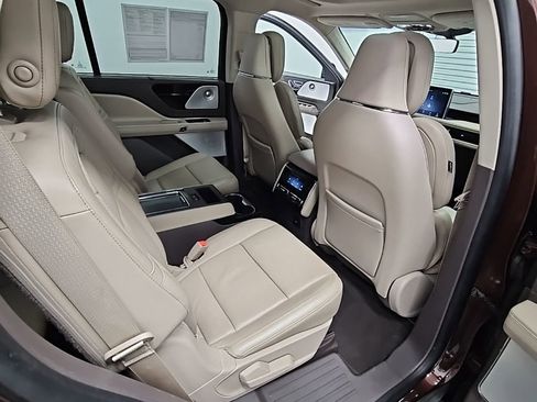 Used 2020 Lincoln Aviator Reserve w/ Equipment Group 202A image 42