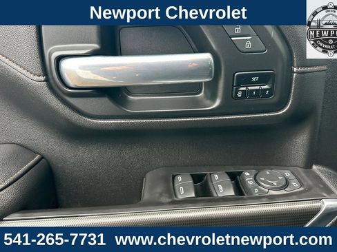 Used 2020 GMC Sierra 2500 AT4 w/ AT4 Premium Package image 12