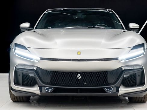 Used 2024 Ferrari Purosangue image 5