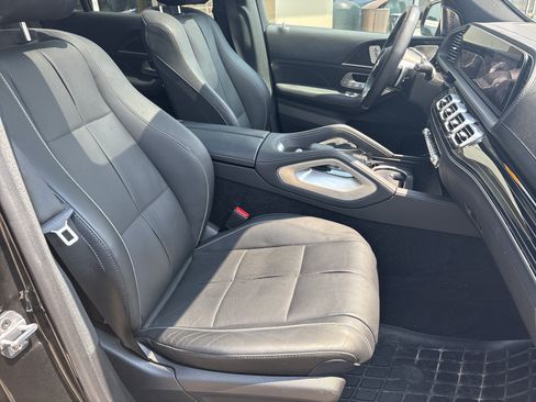 Used 2024 Mercedes-Benz GLS 450 4MATIC image 33