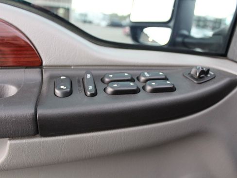 Used 2005 Ford F350 Lariat AWD/4WD image 47
