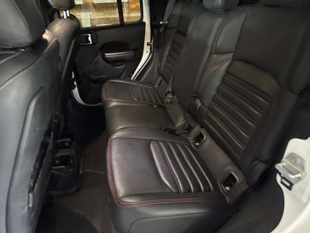 Used 2021 Jeep Gladiator Rubicon AWD/4WD image 18