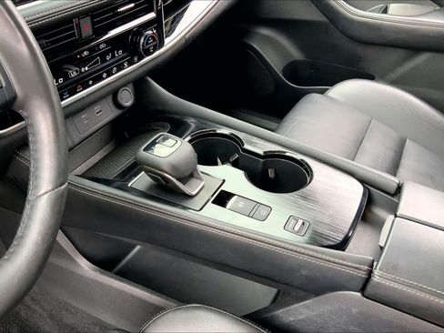 Used 2023 Nissan Rogue SL w/ SL Premium Package FWD image 17