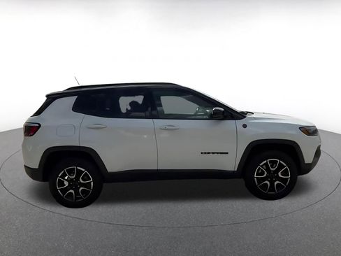 Used 2025 Jeep Compass Trailhawk w/ Trailer Tow Group AWD/4WD image 15