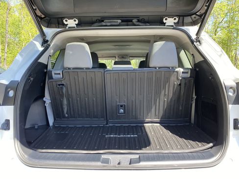 Used 2023 Toyota Highlander LE image 13