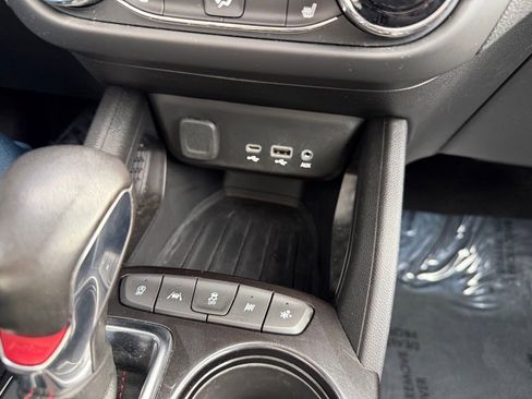 Used 2023 Chevrolet TrailBlazer RS w/ Sun and Liftgate Package image 31