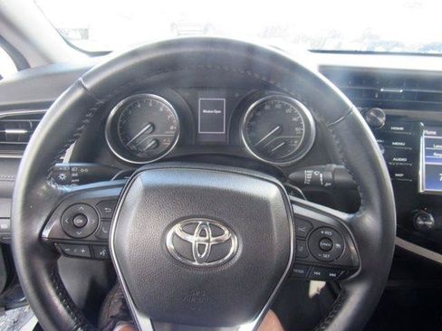 Used 2019 Toyota Camry SE FWD image 16