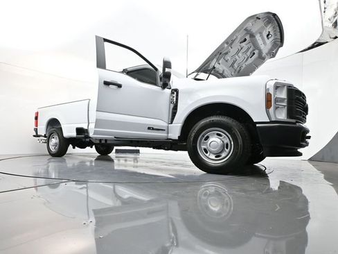 New 2026 Ford F350 XL w/ 360-Degree Camera Package RWD image 34