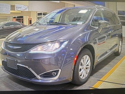 Used 2018 Chrysler Pacifica Touring-L